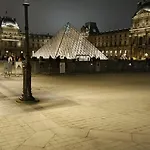 Cosy Next To Louvre パリ