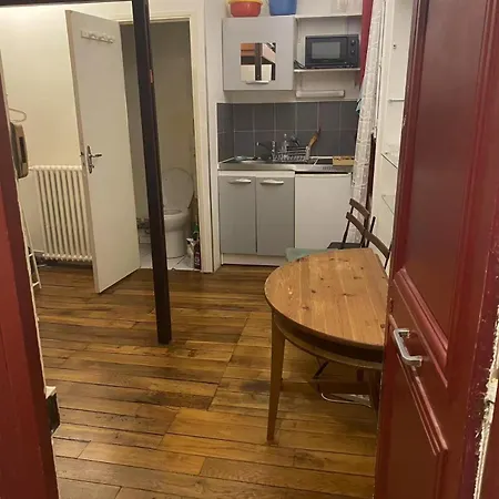 Cosy Next To Louvre Apartment