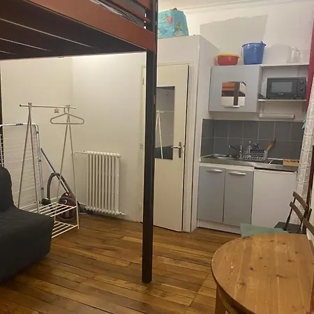 Cosy Next To Louvre Apartment