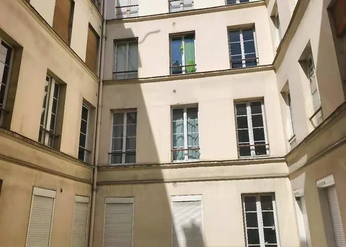 Cosy Next To Louvre * 巴黎